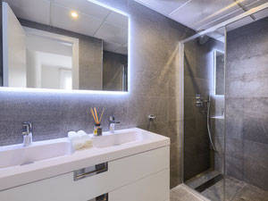 Ático 2 habitaciones 95 m² en Calahonda, España — Encuentre propiedades fuera del plan o reventa de bienes inmuebles directamente de desarrolladores y propietarios GEOLN.COM. Foto 19