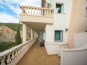 Villa in Spanien, Katalonien, Castelldefels — Immobilien-Suchservice von Bauträgern und Eigentümern GEOLN.COM. Foto 3