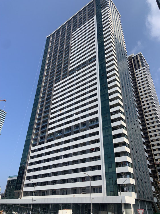 位于巴图米迪纳摩体育场附近的英雄大道公寓 — 来自开发商和业主的房地产搜索引擎 GEOLN.COM. 照片 1