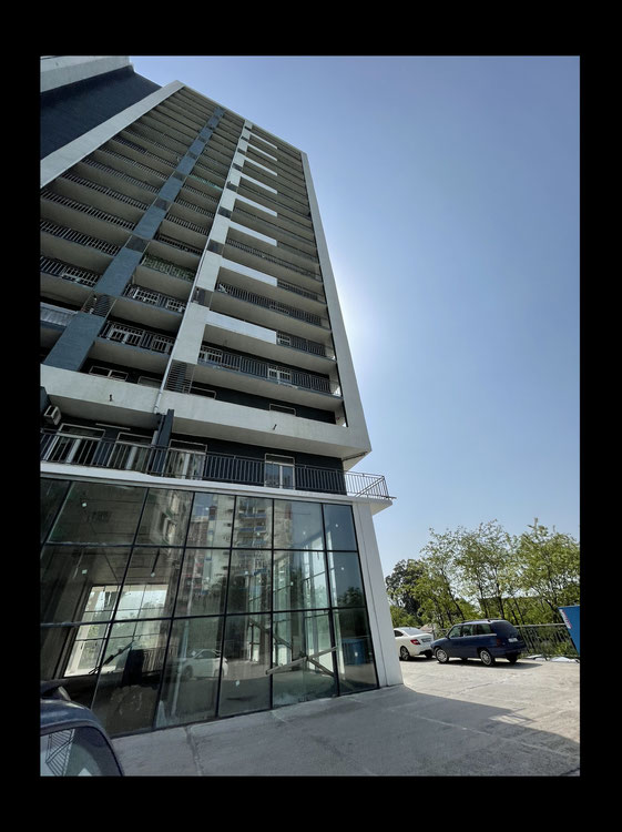 海边公寓（带装修） — 来自开发商和业主的房地产搜索引擎 GEOLN.COM. 照片 1