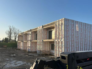 出售黑框联排别墅 — 来自开发商和业主的房地产搜索引擎 GEOLN.COM. 照片 3