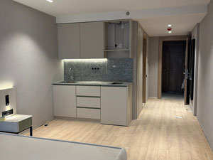 მარინა კლუბი, სტუდია გასაღებით ბალკონით და ზღვის ხელმისაწვდომობით — უძრავი ქონების ყიდვა და მფლო ბელებისგან GEOLN.COM. ფოტო 13