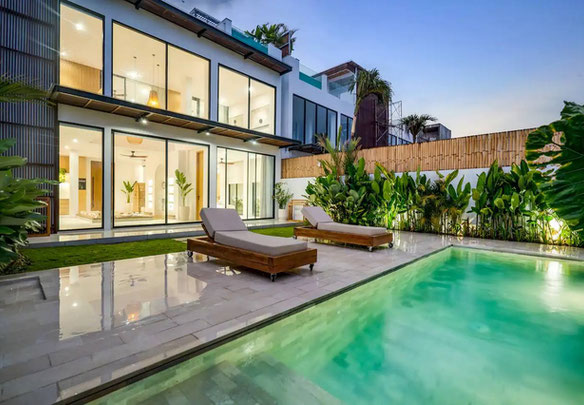 Просторная вилла с бассейном