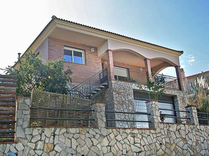 房子在西班牙，加泰罗尼亚，略雷特德马尔 — 来自开发商和业主的房地产搜索引擎 GEOLN.COM. 照片 2