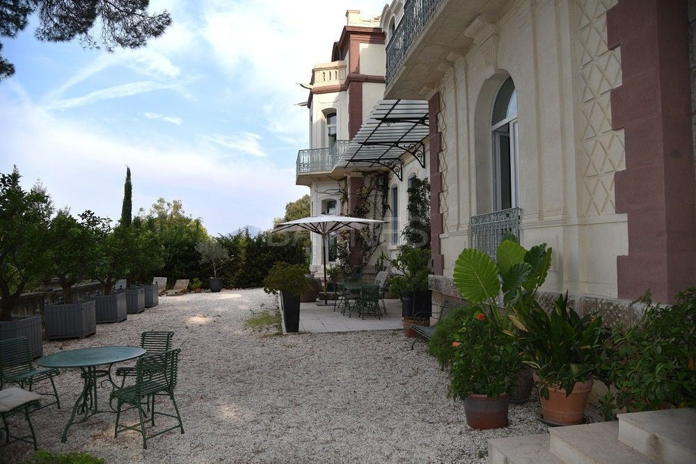 公寓在法国，耶尔 — 来自开发商和业主的房地产搜索引擎 GEOLN.COM. 照片 1