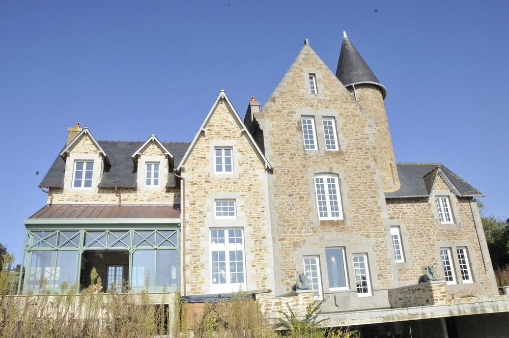 قلعة في فرنسا ، بريتاني ، سان مالو — ابحث عن عقار قيد الإنشاء أو عقار معاد بيعه مباشرة من المطورين والملاك GEOLN.COM. صورة فوتوغرافية 1