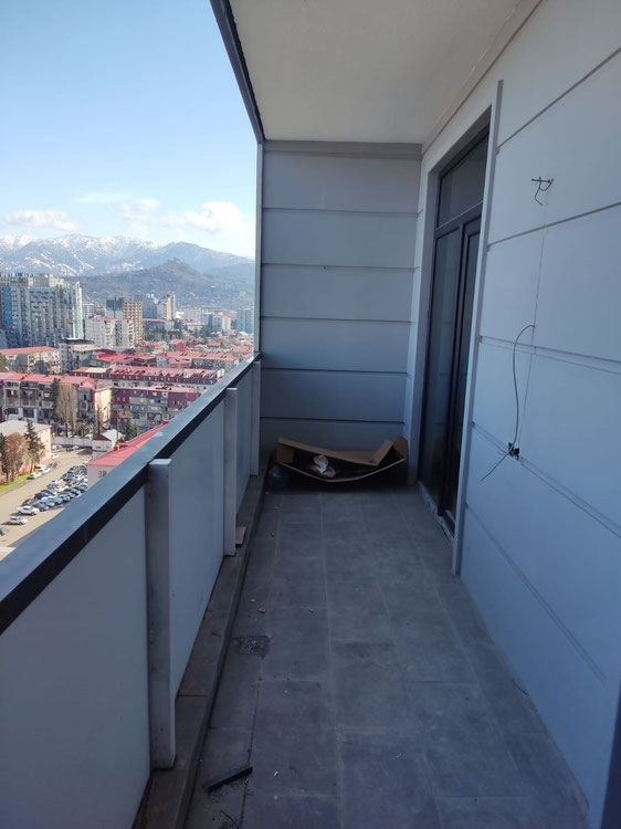 巴统黑框 — 来自开发商和业主的房地产搜索引擎 GEOLN.COM. 照片 1