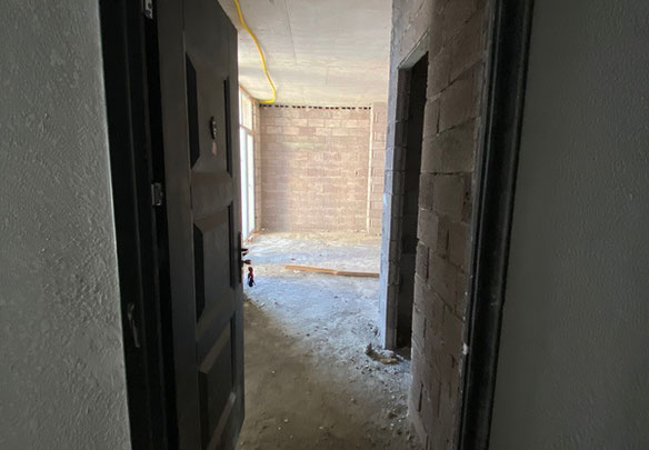 Большая квартира,чёрный каркас,Батуми