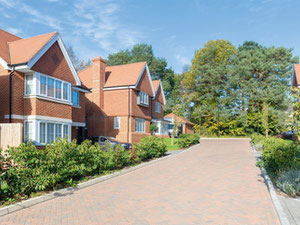 Real estate in Heathlands Surrey — look at the real estate search engine GEOLN.COM. Photo 4