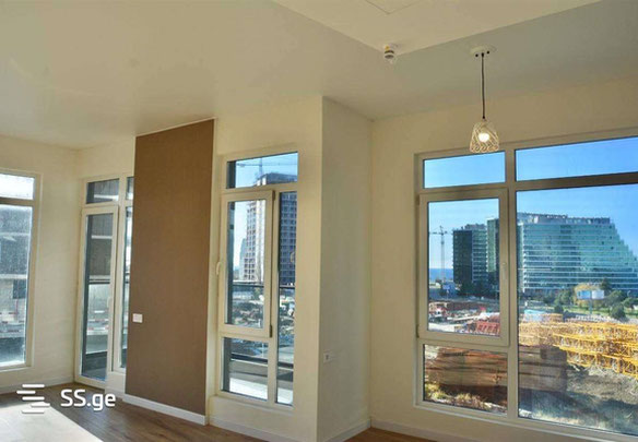 דירה במפרשים לבנים