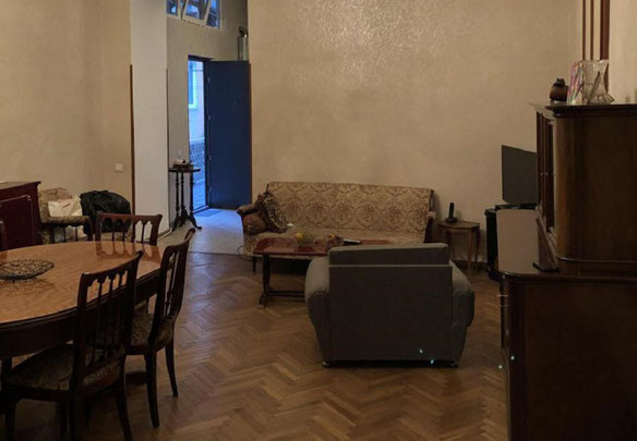 2 кімнатна квартира в Сололакі. Купити будинок в Тбілісі, Сололакі