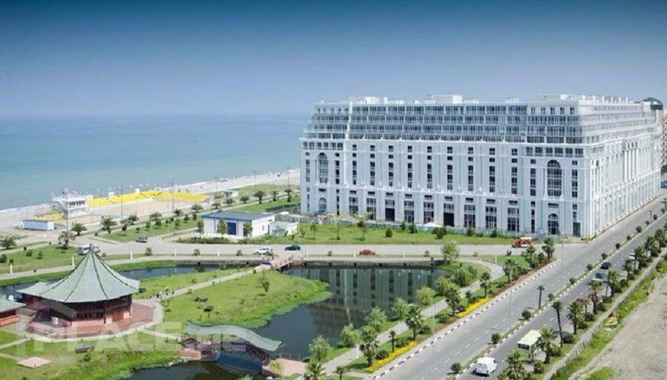 Real estate in White Magnolia — look at the real estate search engine GEOLN.COM. Photo 1