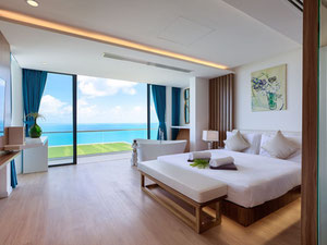 Велика 5-кімнатна вілла з басейном та видом на море в житловому комплексі на схилі — Пошуковик нерухомості від забудовників і власників GEOLN.COM. Фото 19