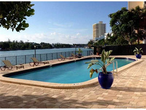 Wohnungen in USA, Florida, Bay Harbor Islands — Immobilien-Suchservice von Bauträgern und Eigentümern GEOLN.COM. Foto 2