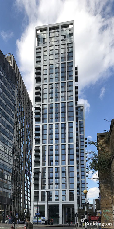 房地产在 One Casson Square — look at the real estate search engine GEOLN.COM. 照片 1