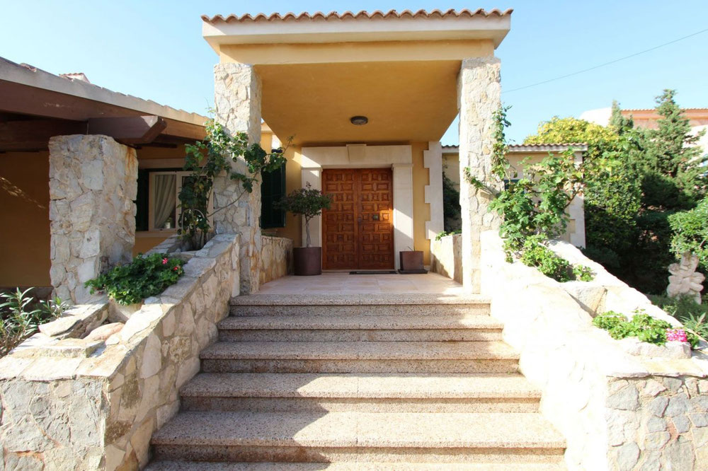 西班牙，巴利阿里群岛，帕尔马的海边别墅 — 来自开发商和业主的房地产搜索引擎 GEOLN.COM. 照片 1