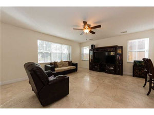 Casa en Estados Unidos, Florida, Doral — Encuentre propiedades fuera del plan o reventa de bienes inmuebles directamente de desarrolladores y propietarios GEOLN.COM. Foto 6