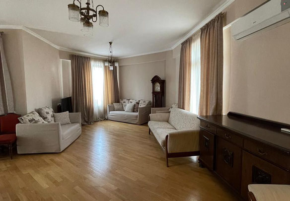 Satılık 6 odalı daire