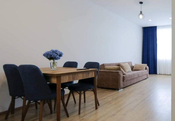 Продається 2-кімнатна квартира.