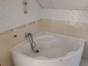 A 400 m de la carretera Pamukkale – Villa independiente de 3 plantas 6+1 – ¡Adecuada para familias numerosas y como inversión! — Encuentre propiedades fuera del plan o reventa de bienes inmuebles directamente de desarrolladores y propietarios GEOLN.COM. Foto 15