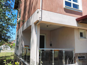 A 400 m de la carretera Pamukkale – Villa independiente de 3 plantas 6+1 – ¡Adecuada para familias numerosas y como inversión! — Encuentre propiedades fuera del plan o reventa de bienes inmuebles directamente de desarrolladores y propietarios GEOLN.COM. Foto 41