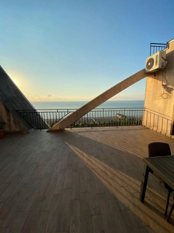 出售8房公寓 — 来自开发商和业主的房地产搜索引擎 GEOLN.COM. 照片 1