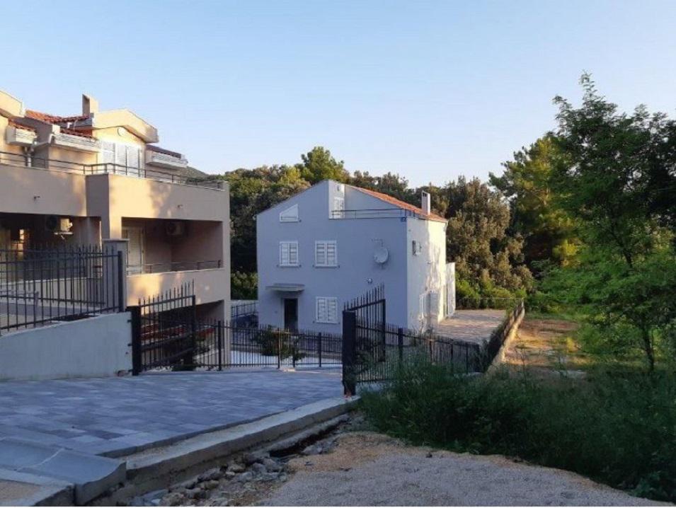 נדל"ן ב Apartments Nerezine — עיין במנוע חיפוש הנדל"ן GEOLN.COM. תמונה 1