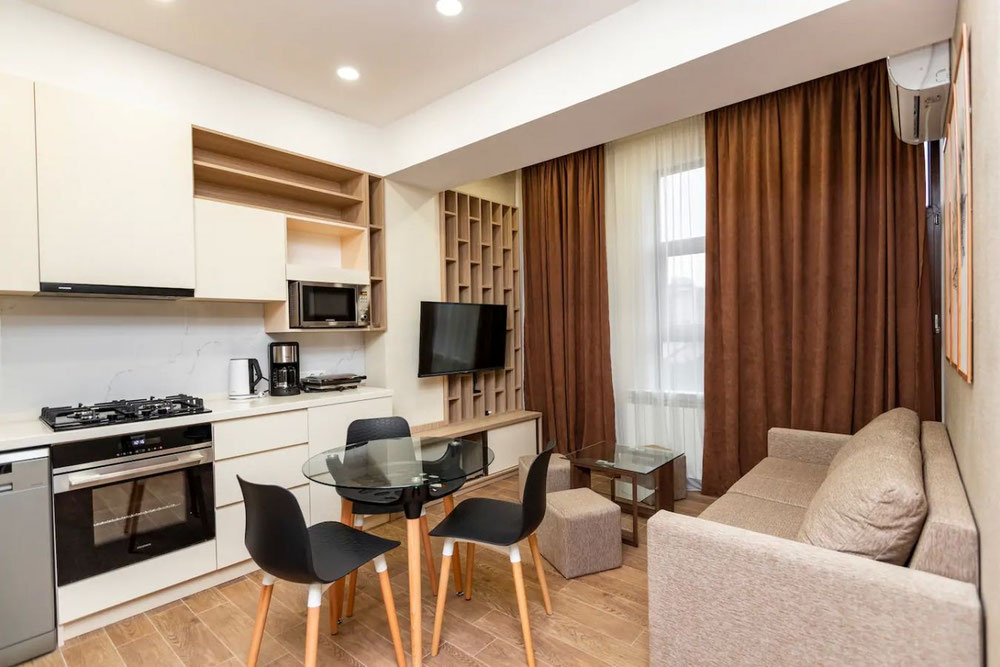 Zu verkaufen 6-Zimmer-Wohnung — Immobilien-Suchservice von Bauträgern und Eigentümern GEOLN.COM. Foto 1