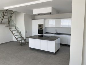 顶层公寓 3 卧室 139 平方米，位于西班牙埃斯特波纳 — 来自开发商和业主的房地产搜索引擎 GEOLN.COM. 照片 5