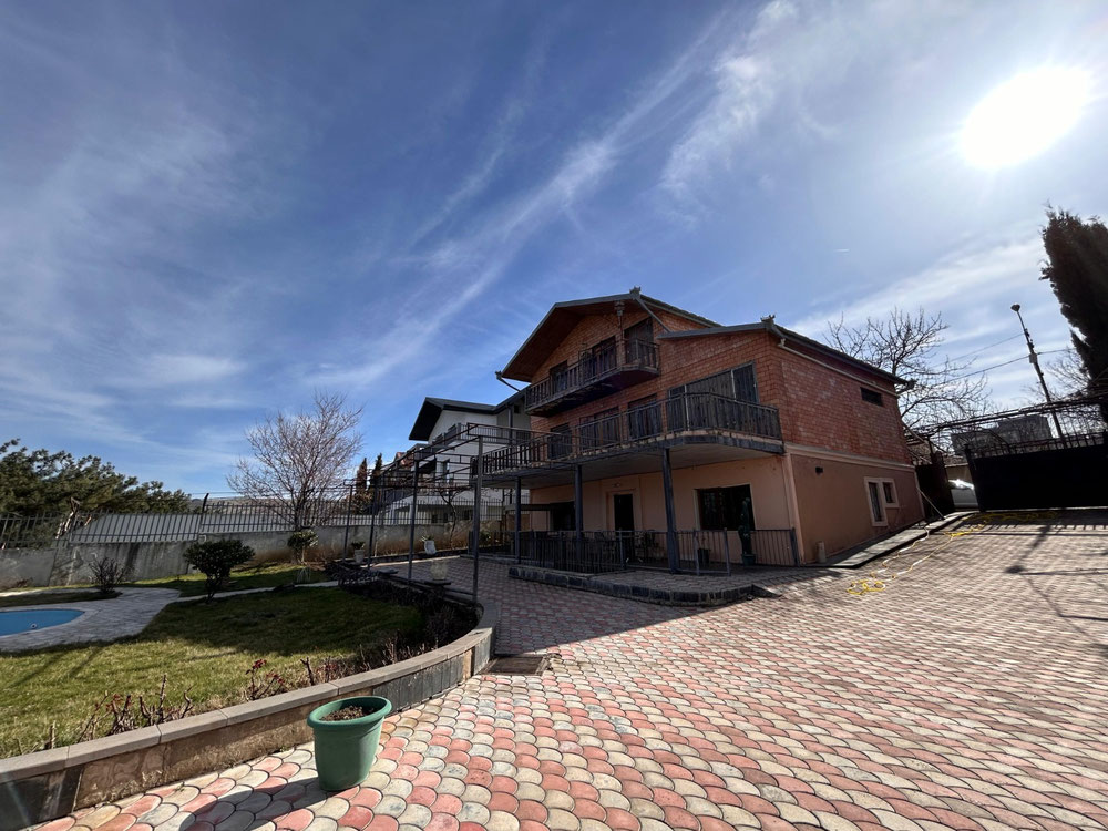 Продається Будинок в Тбілісі — Пошуковик нерухомості від забудовників і власників GEOLN.COM. Фото 1