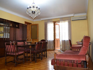 巴统中心一个孤立院子的公寓 — 来自开发商和业主的房地产搜索引擎 GEOLN.COM. 照片 3