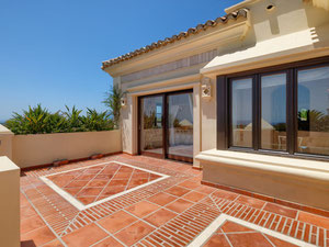 别墅 5 间卧室 1025 平方米，位于西班牙马贝拉 — 来自开发商和业主的房地产搜索引擎 GEOLN.COM. 照片 28