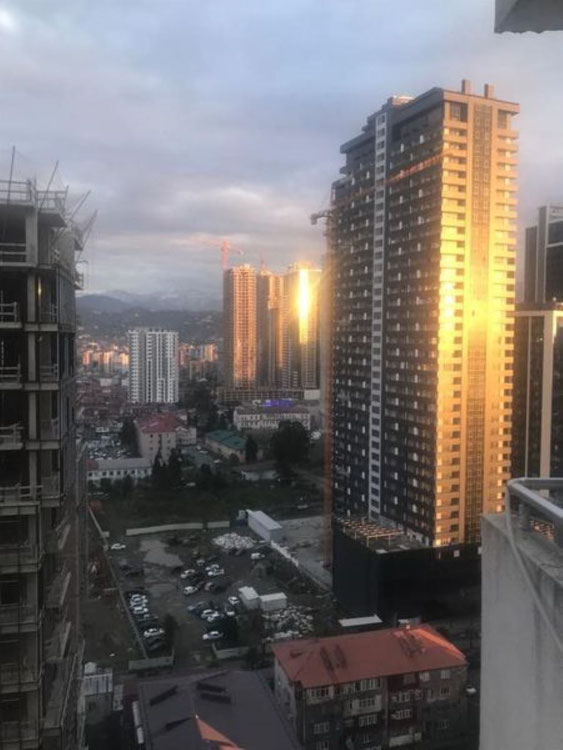 巴统公寓 — 来自开发商和业主的房地产搜索引擎 GEOLN.COM. 照片 1