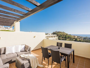 公寓在山上，在郊区，在西班牙，安达卢西亚，贝纳尔马德纳的海边 — 来自开发商和业主的房地产搜索引擎 GEOLN.COM. 照片 11