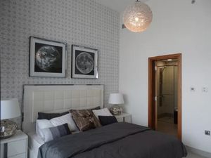 Real estate in Lamar Residence — look at the real estate search engine GEOLN.COM. Photo 3