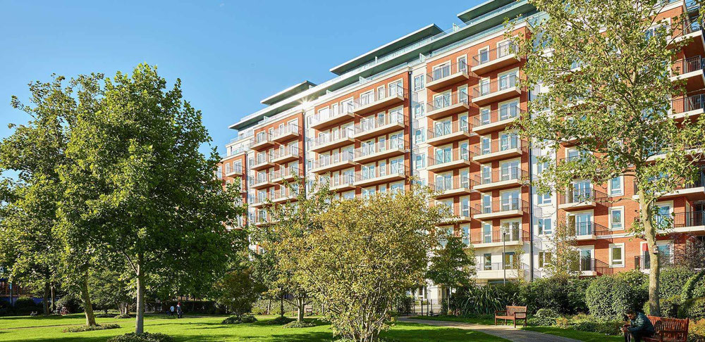 房地产在 Beaufort Park — look at the real estate search engine GEOLN.COM. 照片 1