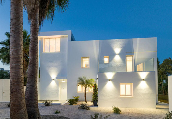 Villa 6 bedrooms 343 m² in Nueva Andalucia, Spain