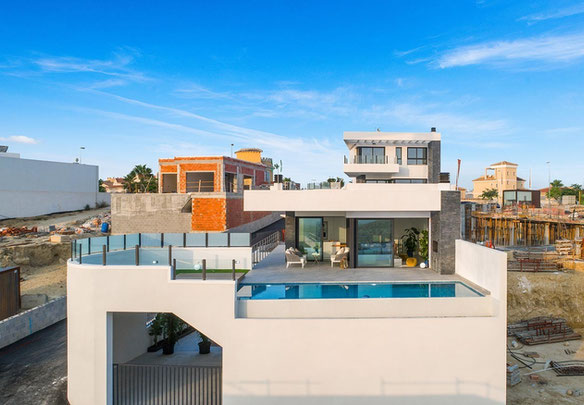 Villa 3 bedrooms 341 m² in La Marques Golf, Spain