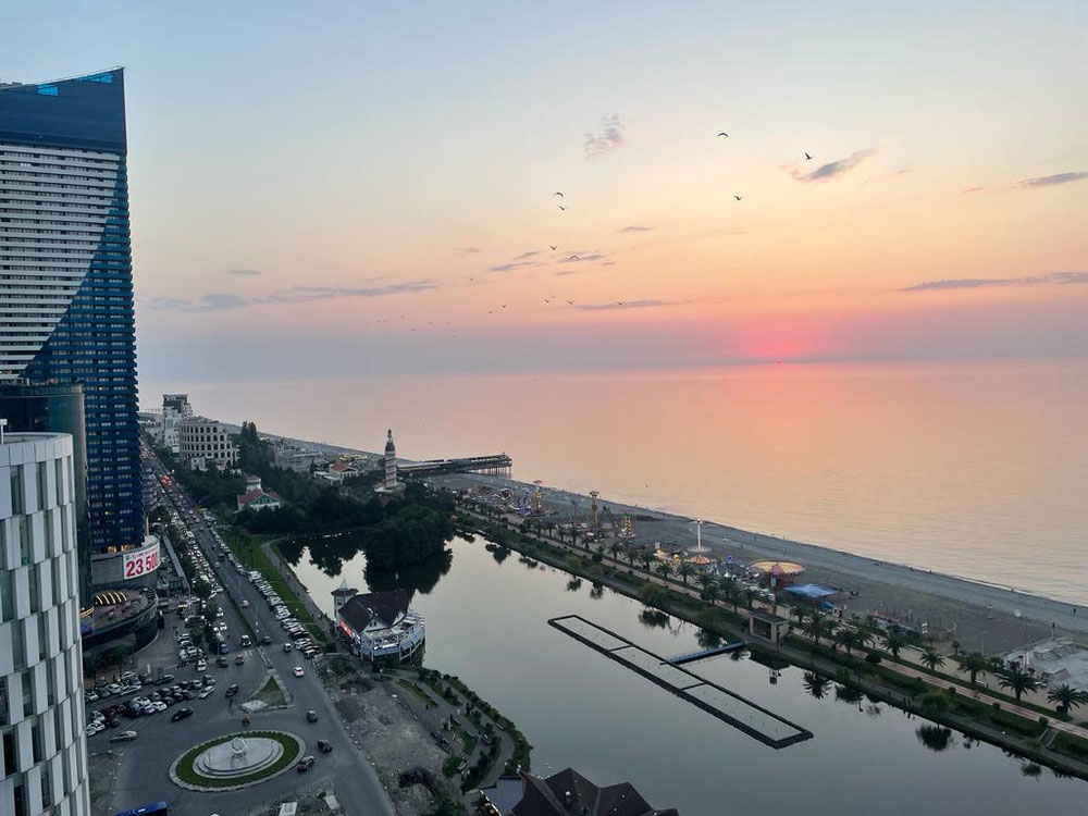 出售Alliance Palace的公寓 — 来自开发商和业主的房地产搜索引擎 GEOLN.COM. 照片 1